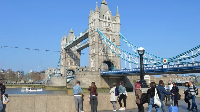 Nowe obostrzenia imigracyjne w Wielkiej Brytanii – co zapowiedział Keir Starmer?